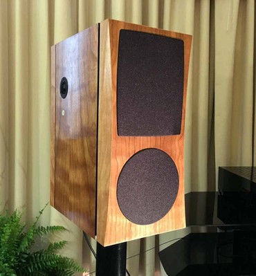 Janszen Carmelita Speaker