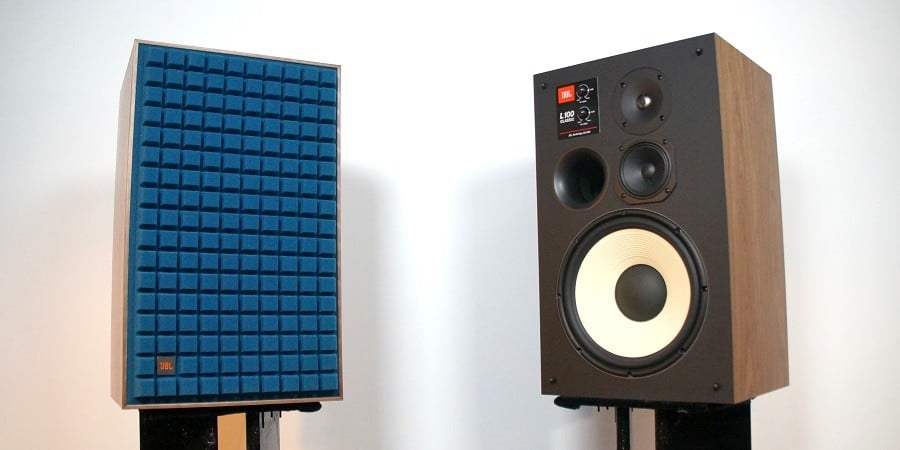 Powerful Bookshelf Speakers Combining a Retro Look