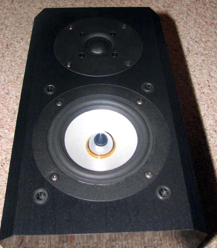 MAB 40a (2)Altavoz de techo amplificado. 2x15W. Woofer 5,25» + Twt