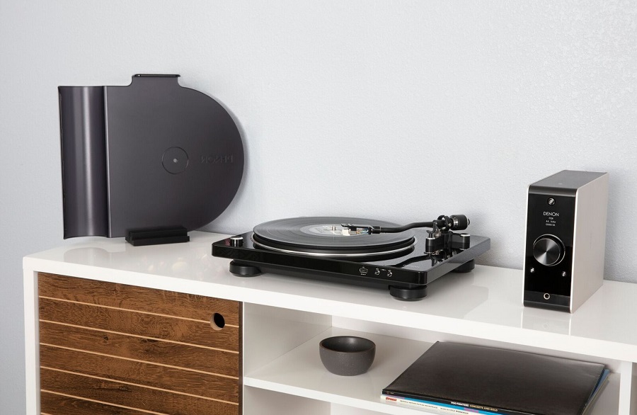 Denon DP-450USB and DP-400 Turntables Spinning Vinyl with a Twist