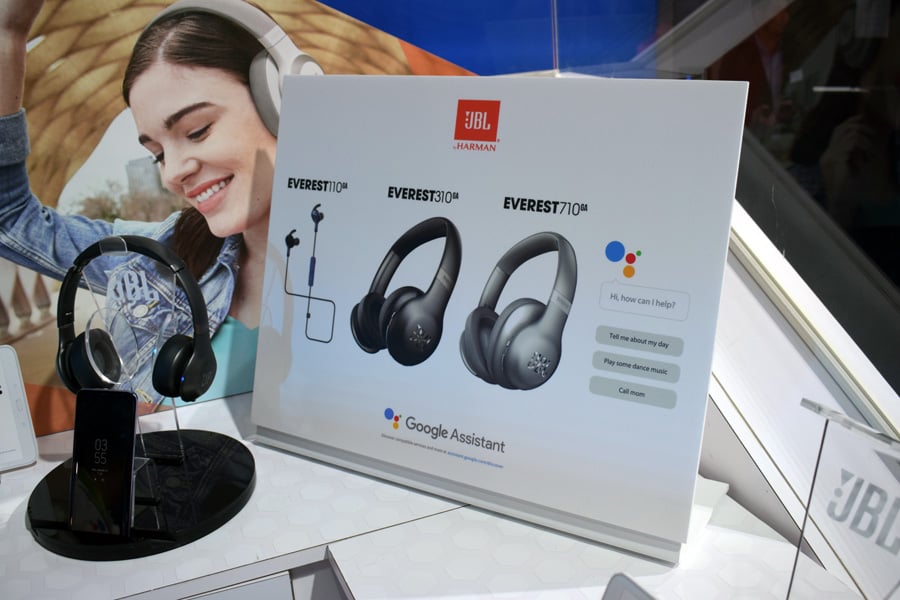 How to connect jbl headphones to google outlet assistant