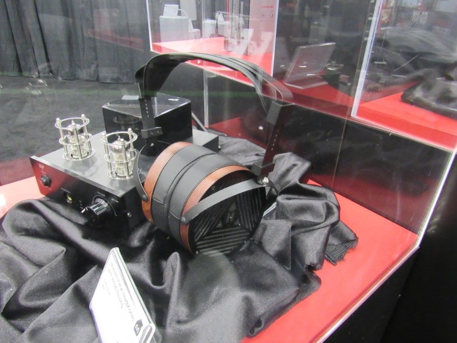 Monolith M560 and M1060 Planar Headphone Preview Audioholics