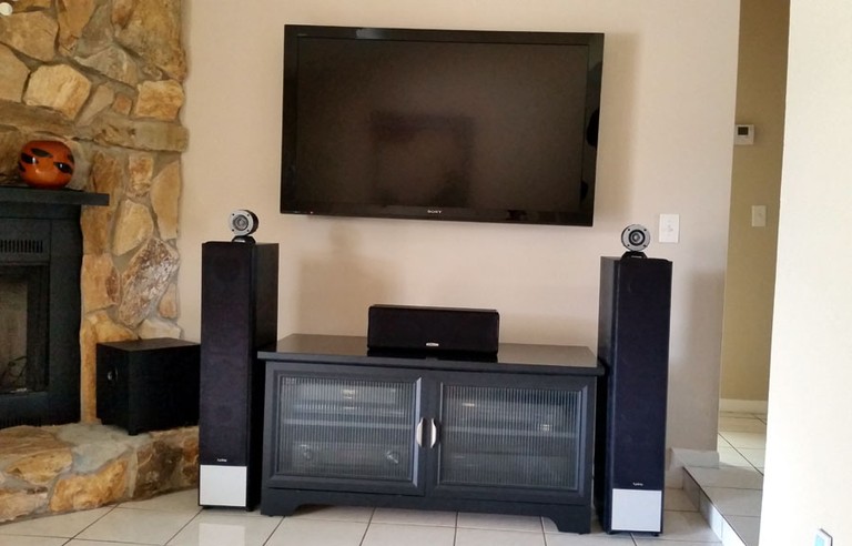 How to build a Roku home theater with 5.1 surround sound