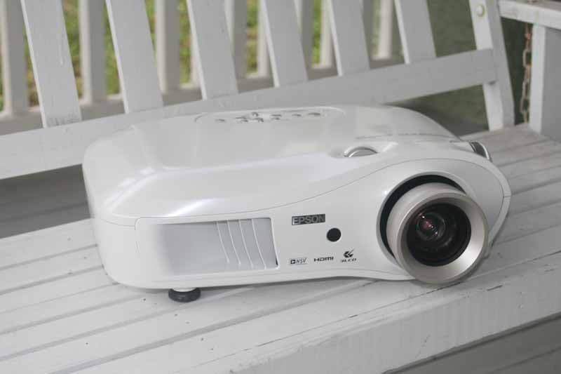 Epson Home Cinema 720 LCD Projector Review | Audioholics