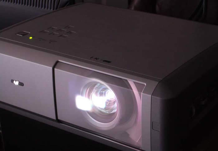 PLV-Z4 Projector